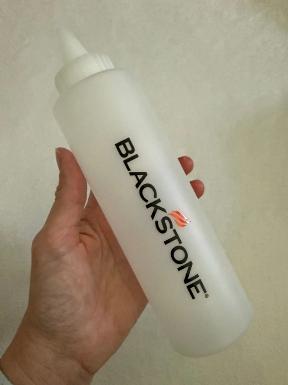 {NEW} Blackstone | Griddle Squeeze Plastic Bottles Twist Top 14 oz (Set of 2) - Picture 8 of 10